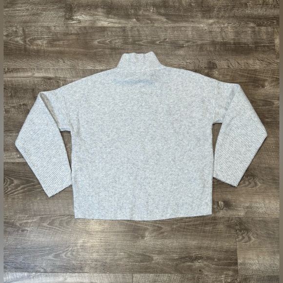 Abercrombie & Fitch Mock Neck Grey Wool Blend Sweater Womens size medium - Picture 5 of 7